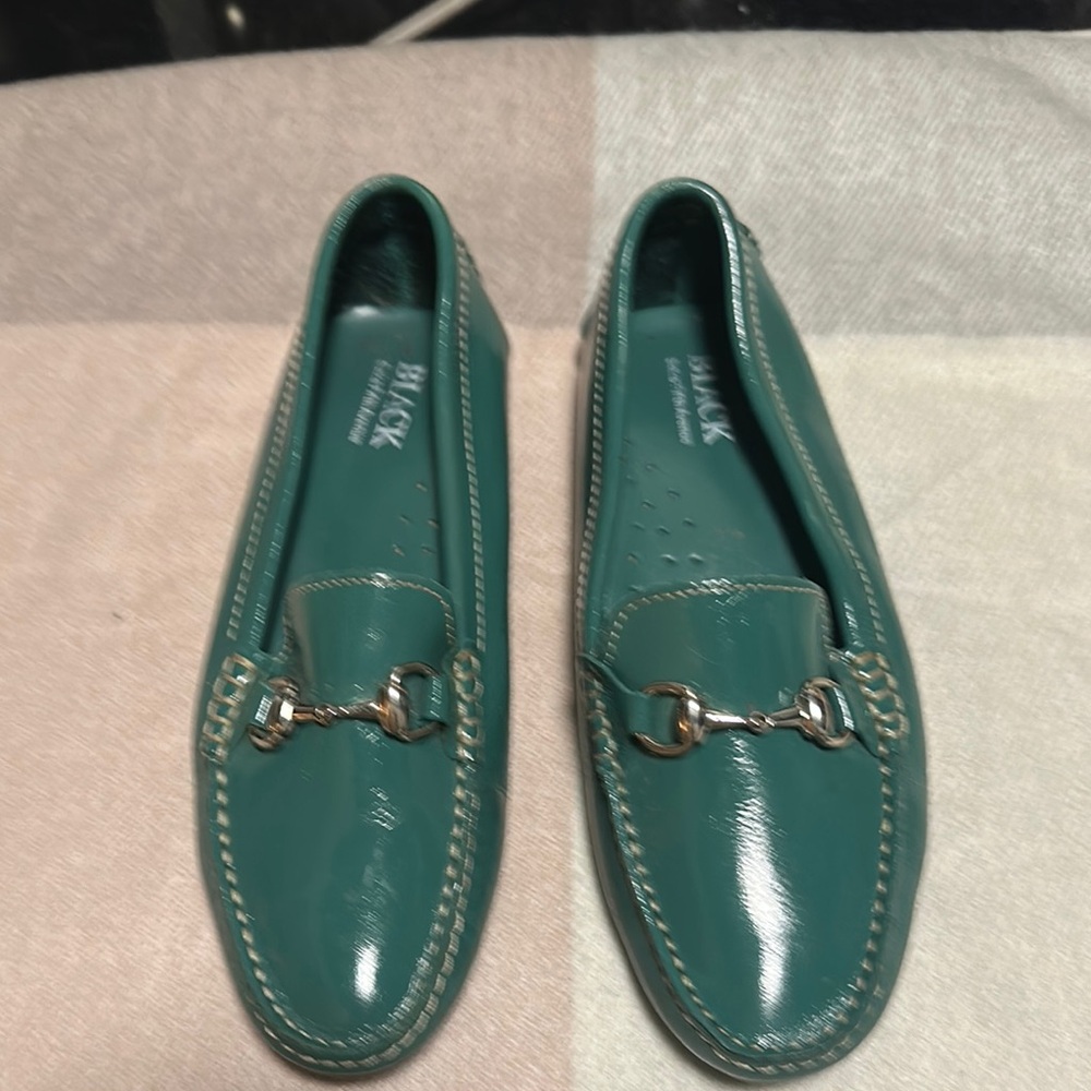Saks Fifth Avenue Black Label drivers moccasin shoes size 8B.  New w/o tags.